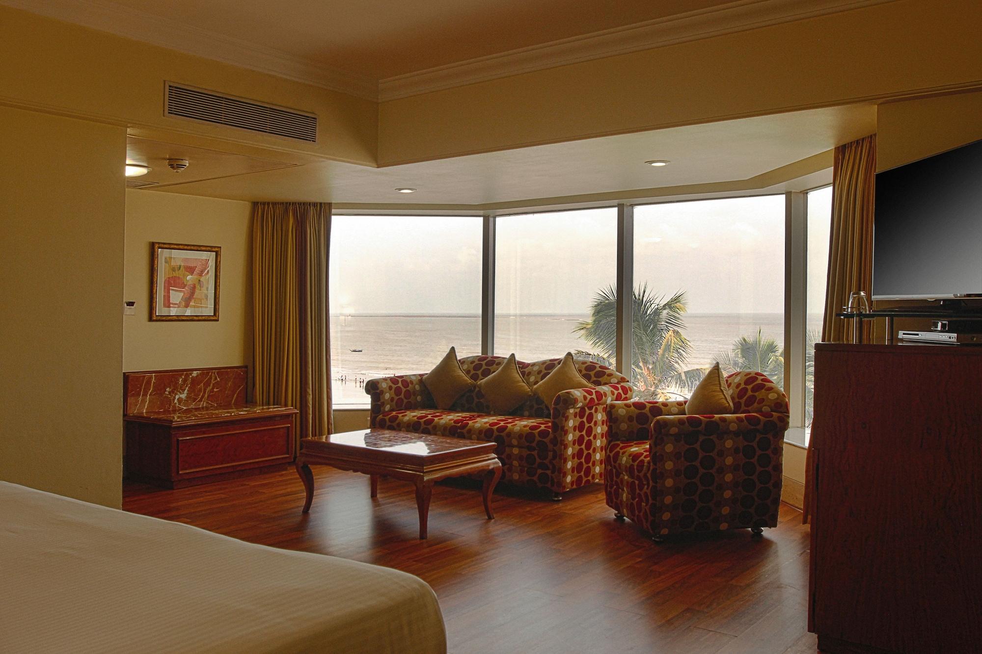 Ramada Plaza By Wyndham Palm Grove Hotell Mumbai Exteriör bild Suite at the Grand Hotel