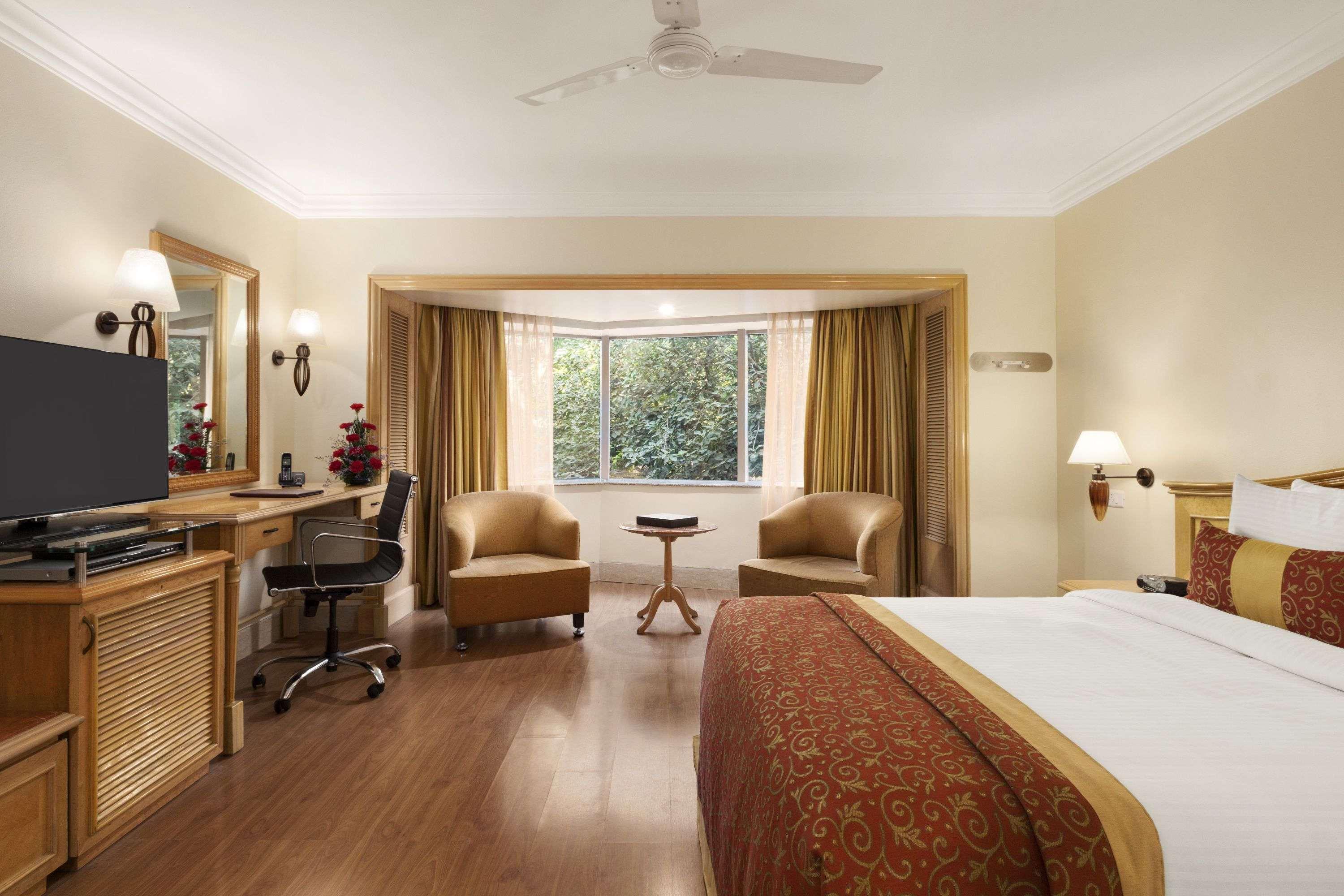 Ramada Plaza By Wyndham Palm Grove Hotell Mumbai Exteriör bild A room at the Taj Bengal