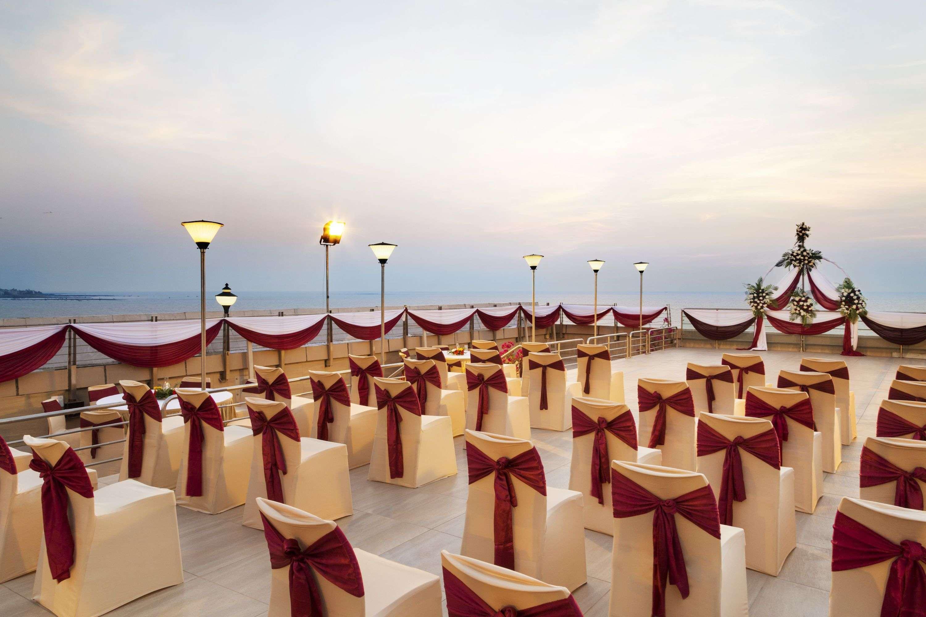 Ramada Plaza By Wyndham Palm Grove Hotell Mumbai Exteriör bild The Royal Terrace