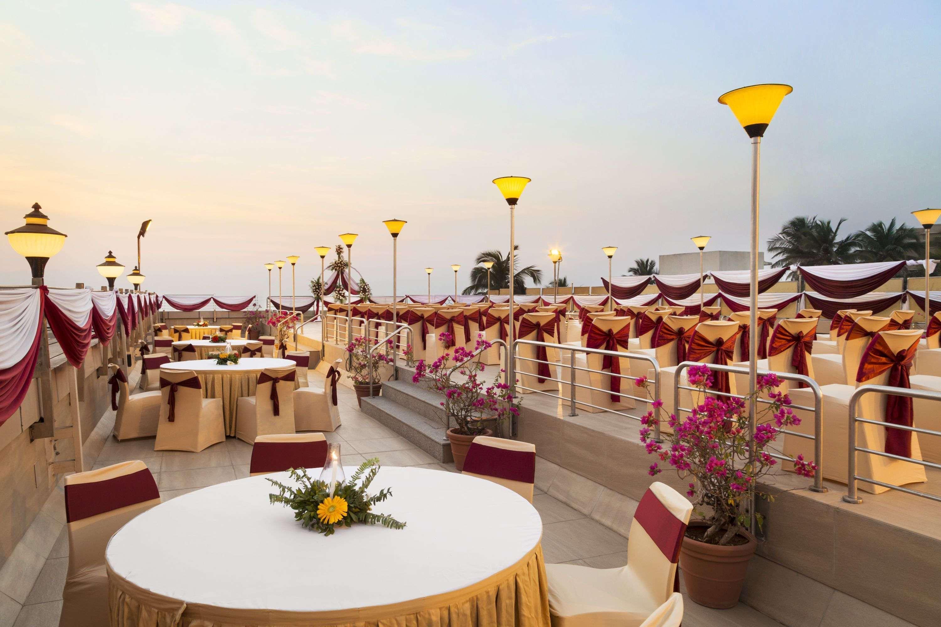 Ramada Plaza By Wyndham Palm Grove Hotell Mumbai Exteriör bild The Royal