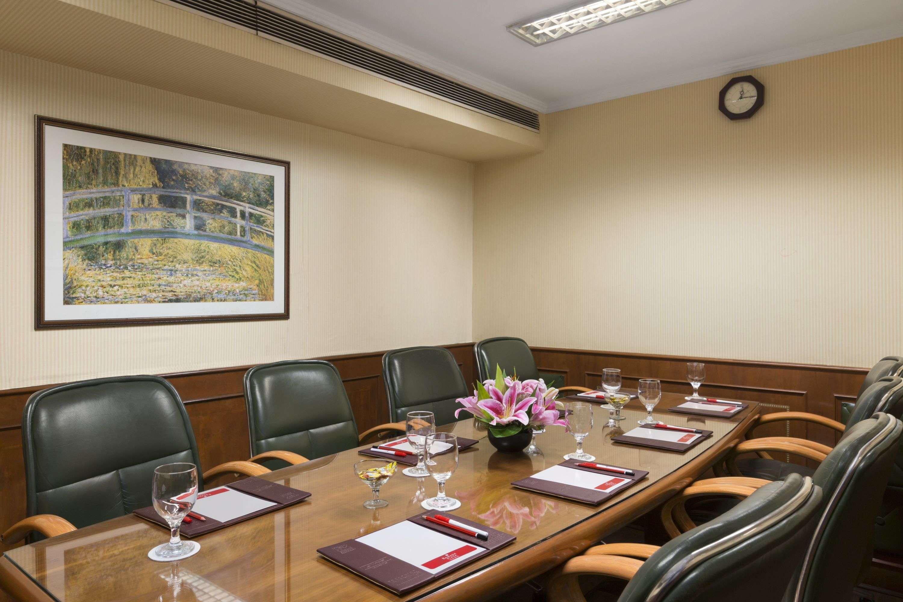 Ramada Plaza By Wyndham Palm Grove Hotell Mumbai Exteriör bild Boardroom at the Taj Mahal Palace, Mumbai