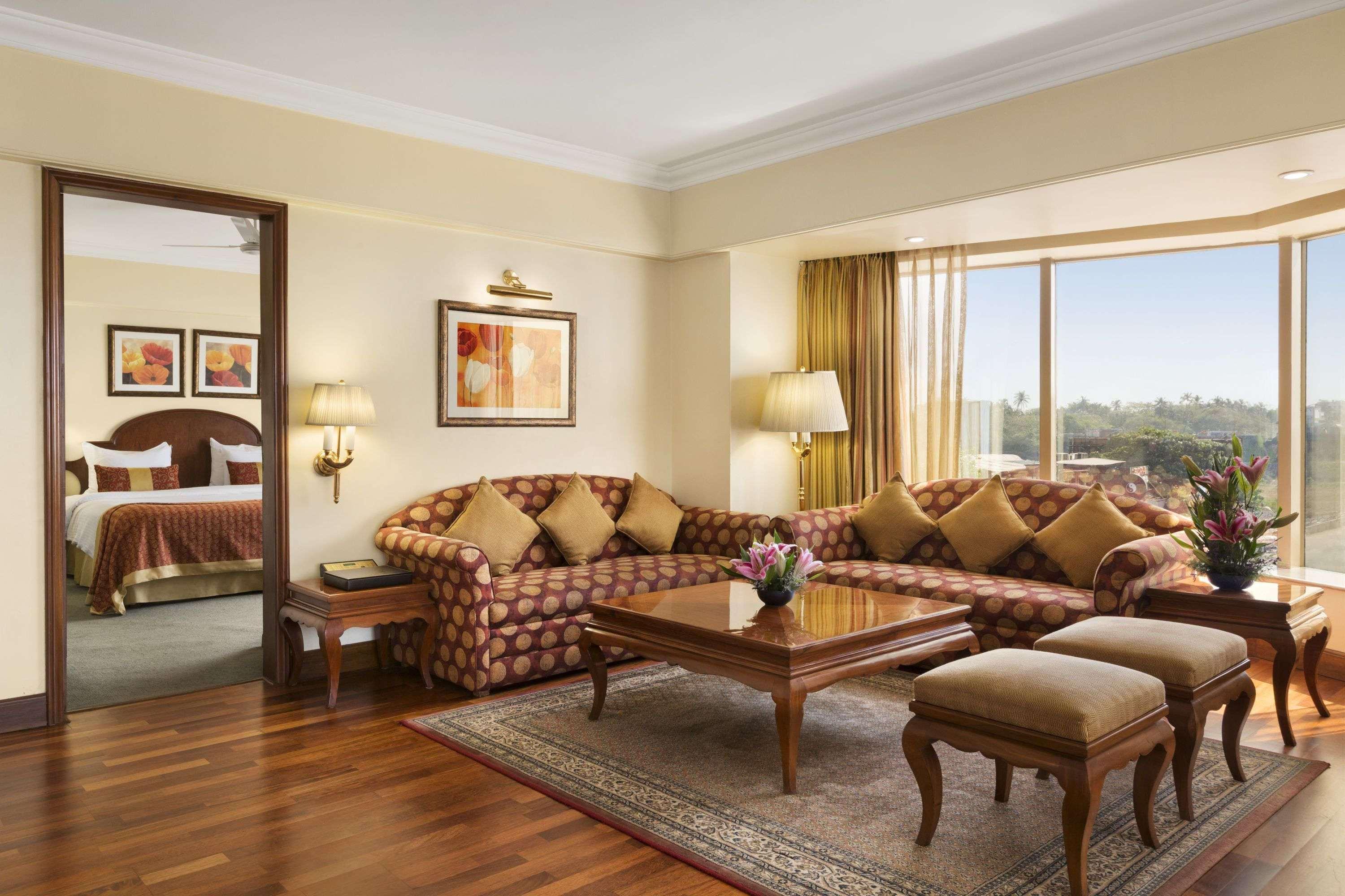 Ramada Plaza By Wyndham Palm Grove Hotell Mumbai Rum bild A suite at the Taj Mahal Palace, Mumbai