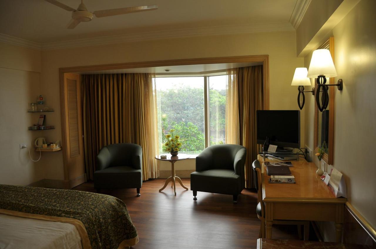Ramada Plaza By Wyndham Palm Grove Hotell Mumbai Exteriör bild A room at the Taj Bengal