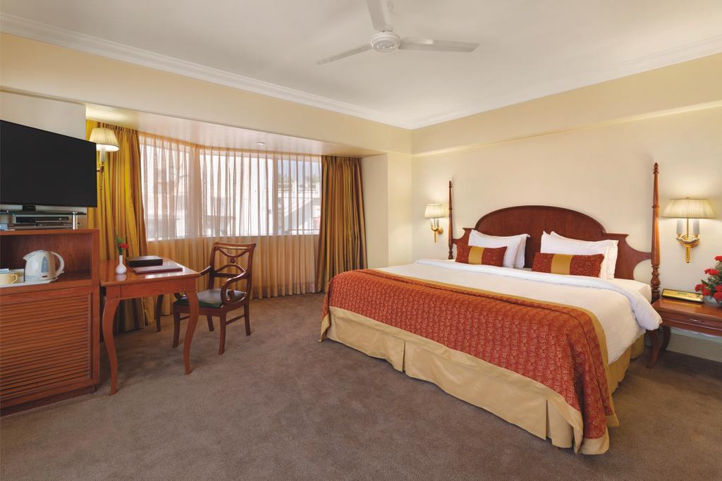 Ramada Plaza By Wyndham Palm Grove Hotell Mumbai Exteriör bild